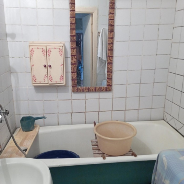 Фото Продам 2-х комн квартиру в городе Луганск квартал 60 лет Образования СССР