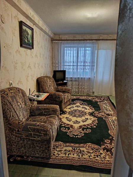 Продаётся трёхкомнатная квартира, 53,7 м²