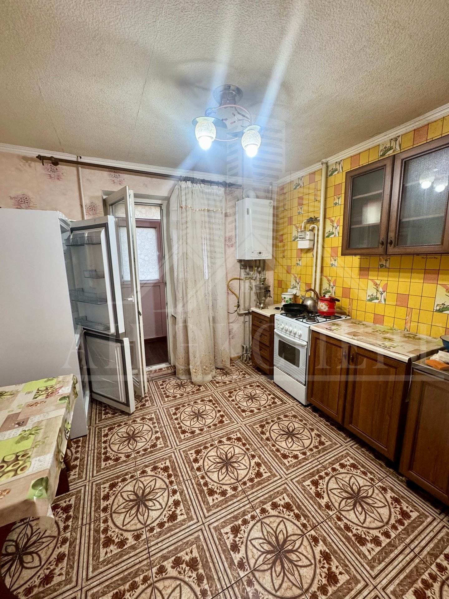 Фото Сдам 2-х комнатную квартиру на длительный срок (Ирмино, ул. Лизы Чайкиной, д. 17)