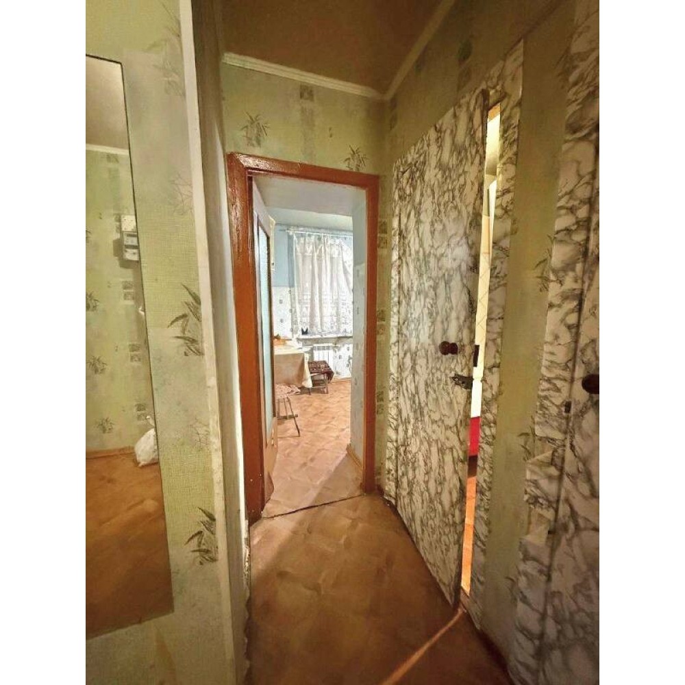 Фото 4-комн. квартира, кв-л Комарова 14