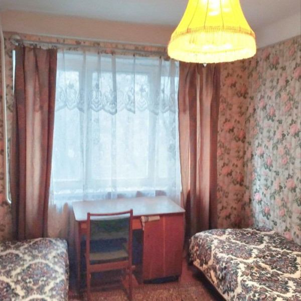 Продам 2-ком квартиру г. Луганск, кв. Жукова 4/5 эт.