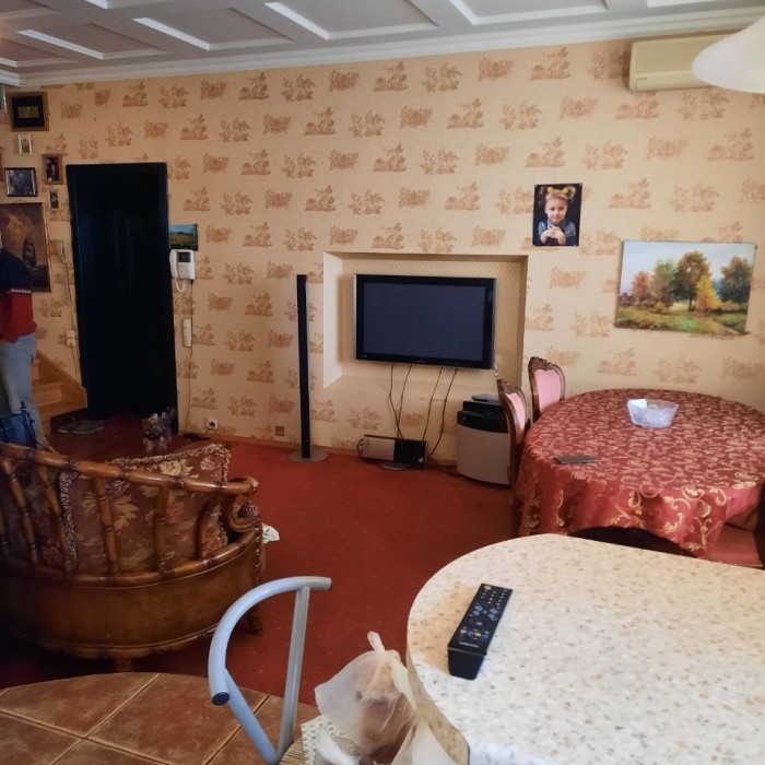 Фото Продам 2-х уровневую квартиру 196 м2 в городе Луганск, Центр