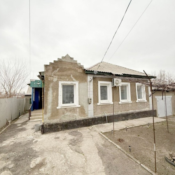 Продам дом в районе кв. Молодёжный ( октябрьский район)