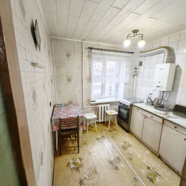 Продам 2-х комнатную квартиру на кв. Щербакова.