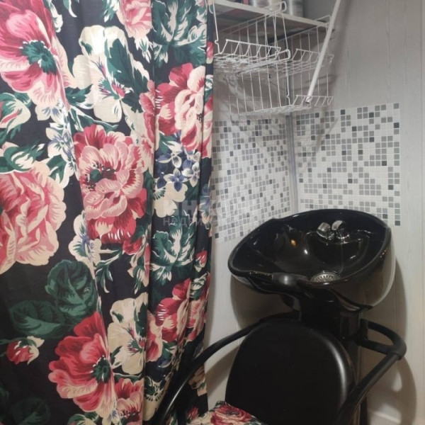 Фото Продам салон красоты в г Луганск ул Челюскинцев