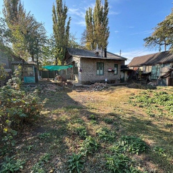 Фото Продам полдома р-н ж/д больницы, общая площадь всего дома 77 кВ м., два входа