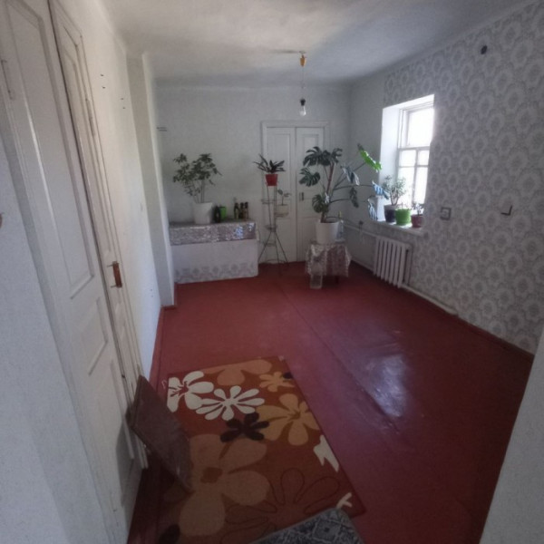 Фото Продам полдома р-н ж/д больницы, общая площадь всего дома 77 кВ м., два входа