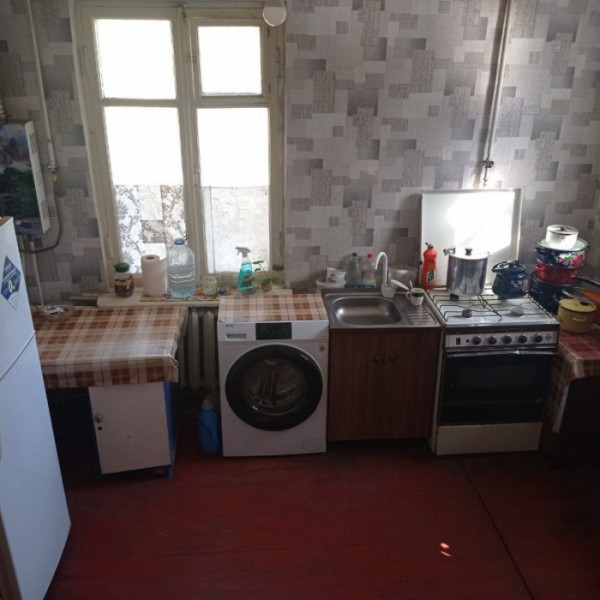 Фото Продам полдома р-н ж/д больницы, общая площадь всего дома 77 кВ м., два входа
