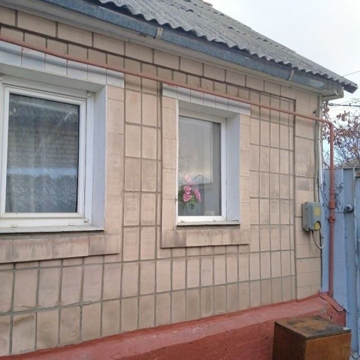 Продаётся дом в Камброде по ул 7-я продольная (рн ул. Коминтерна, 13 школа) г. Луганск.