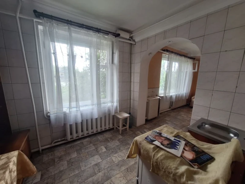 Продаётся 3-комнатная квартира в городе Стаханов, ул. Богдана Хмельницкого, д. 23.