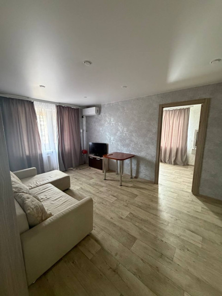 Фото Сдам 2-х комнатную квартиру на длительный срок (Стаханов, проспект Ленина, д. 21)