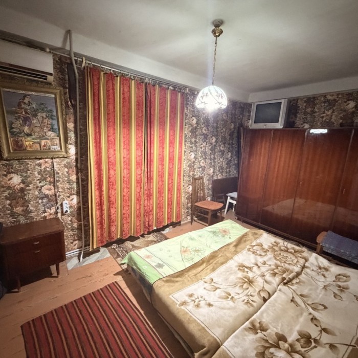 Фото Продам 2- к. квартиру 44 кв. м. , г. Луганск, кв. Ватутина (р- н кафе Арарат).