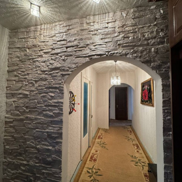 Продам 3-х комнатную квартиру на кв. Волкова