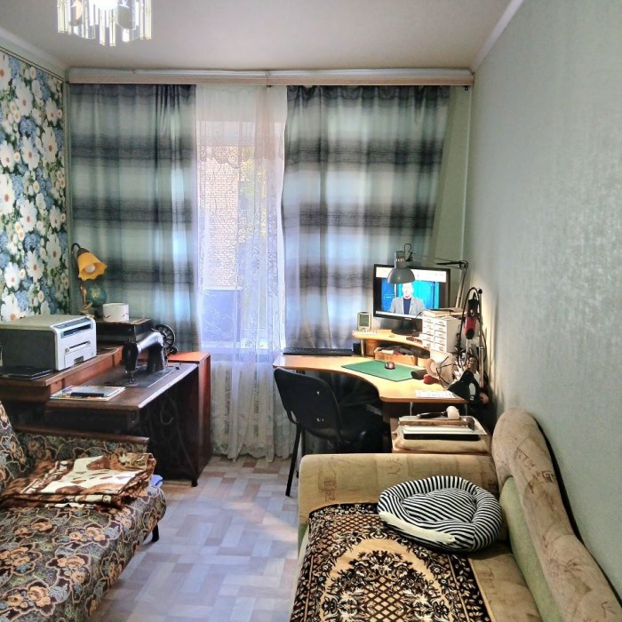 Фото Продаётся 2-комнатная квартира по ул. Звейнека (р-н таксопарка), г. Луганск