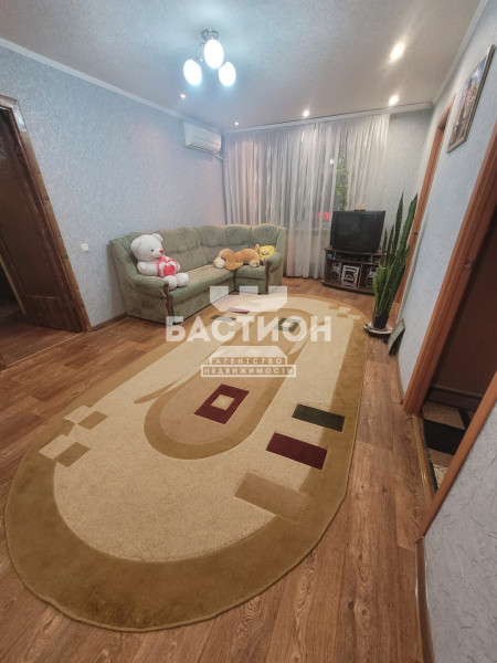 Фото 4-х комнатная квартира,квартал 50-летия Октября, 29 ID:1917930