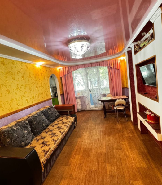 Сдам 2-х комнатную квартиру на длительный срок (Стаханов, ул. Хруничева дом 3)