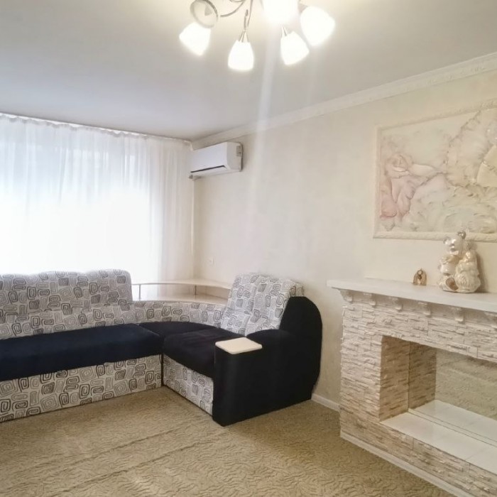 Продается 3к квартира на кв. Жукова г. Луганск.