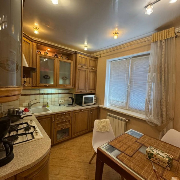 Продам 2-х комнатную квартиру кв. Волкова. Общая площадь 54,8 м2