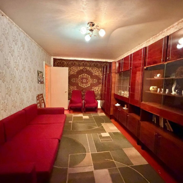 Фото Продам 2-комн. кв. Комарова, р-н СМ Семья