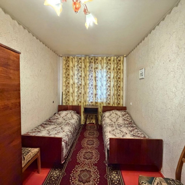 Фото Продам 2-комн. кв. Комарова, р-н СМ Семья