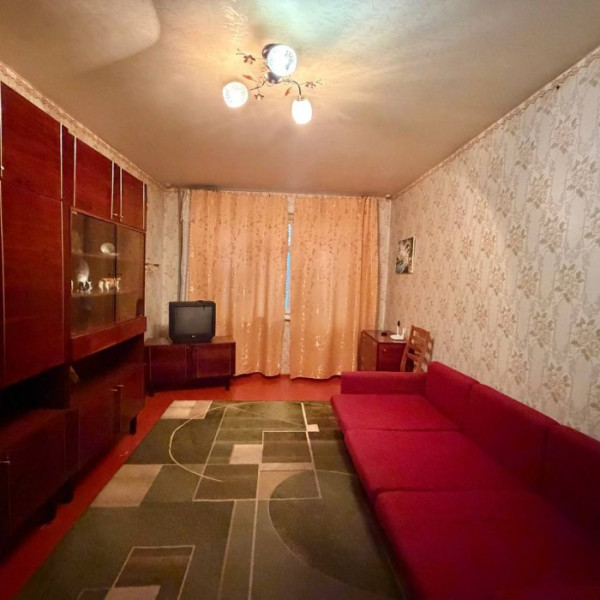 Фото Продам 2-комн. кв. Комарова, р-н СМ Семья