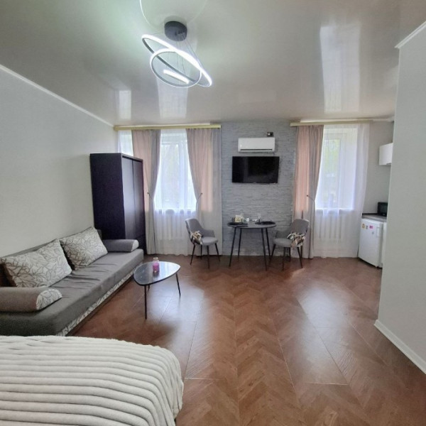 Продам 1-к квартиру в центре, ул. Курчатова, г. Луганск.