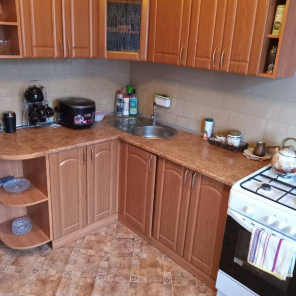 Продам 2-комн квартиру в г.Луганск п. Юбилейный кв. Шахтерский