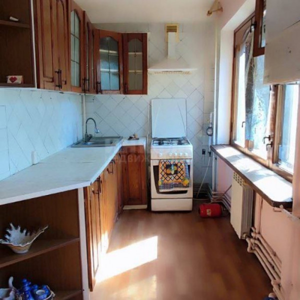 Продам 3к квартиру на кв.Солнечный ,3/5, а/о