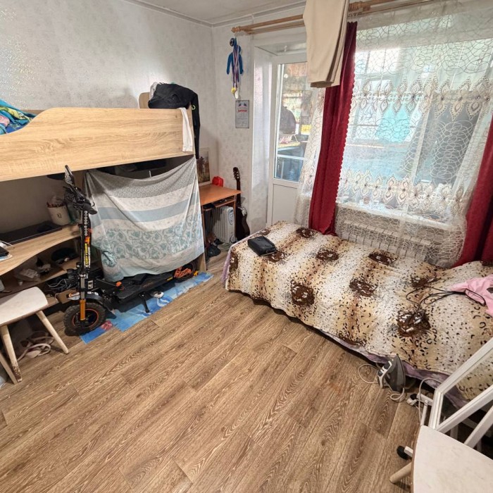 Фото Продам 1- к квартиру (малосемейка) 25 кв. м. , Луганск кв. Восточный (р- н кольца кв. 50 летия Октября).