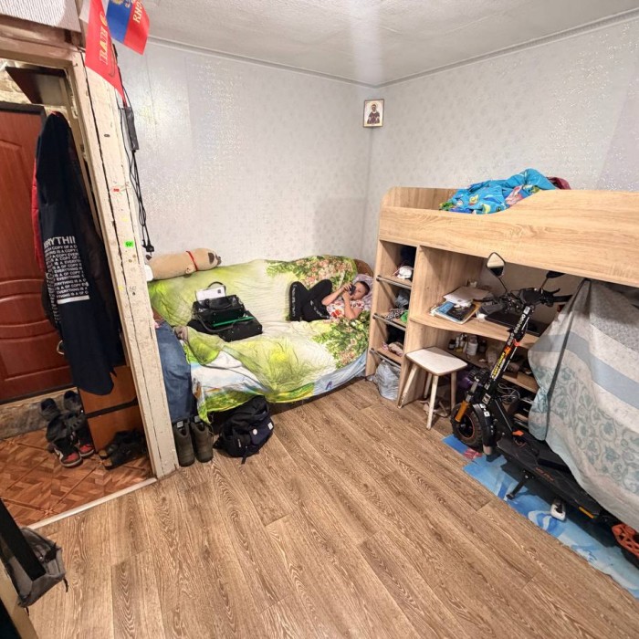 Фото Продам 1- к квартиру (малосемейка) 25 кв. м. , Луганск кв. Восточный (р- н кольца кв. 50 летия Октября).