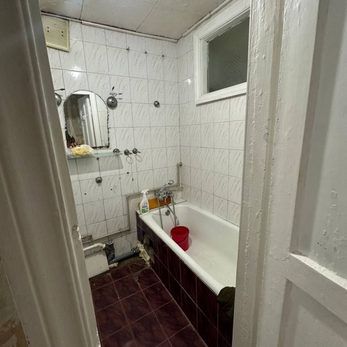 Фото Продам 3-х комнатную квартиру на кв. Луганский 1/5 эт. общ. 57 кв. м. ( рядом со спортинтернатом)