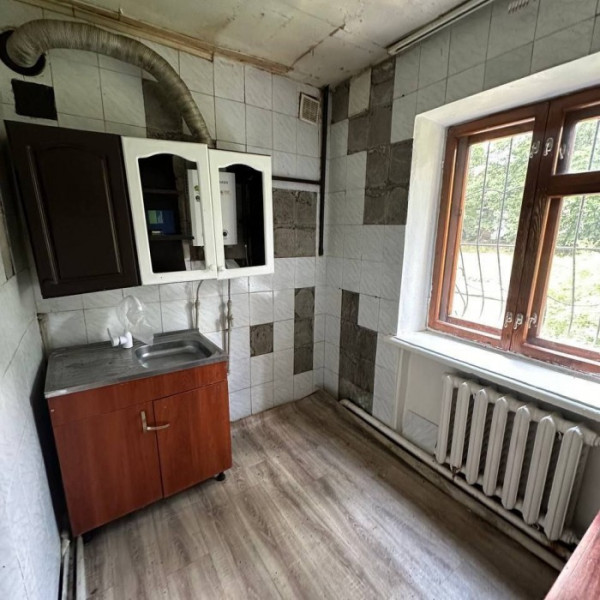 Фото Продам 3-х комнатную квартиру на кв. Луганский 1/5 эт. общ. 57 кв. м. ( рядом со спортинтернатом)