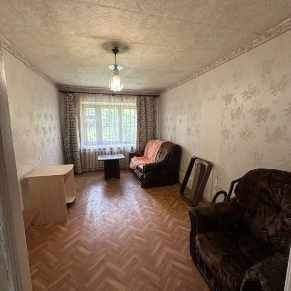 Фото Продам 3-х комнатную квартиру на кв. Луганский 1/5 эт. общ. 57 кв. м. ( рядом со спортинтернатом)