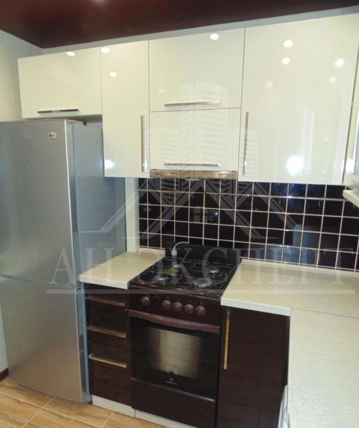 Фото Сдам посуточно 1 комнатную квартиру в Стаханове (ул. Н. Курченко)