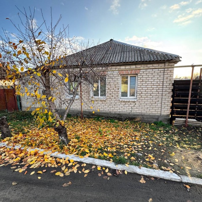 Продам дом в центре Станицы Луганской, площадь 68,1 кв. м