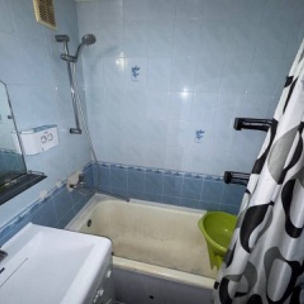 Фото Продам 2к квартиру на кв.Сазонова, 2/5эт, 56м2