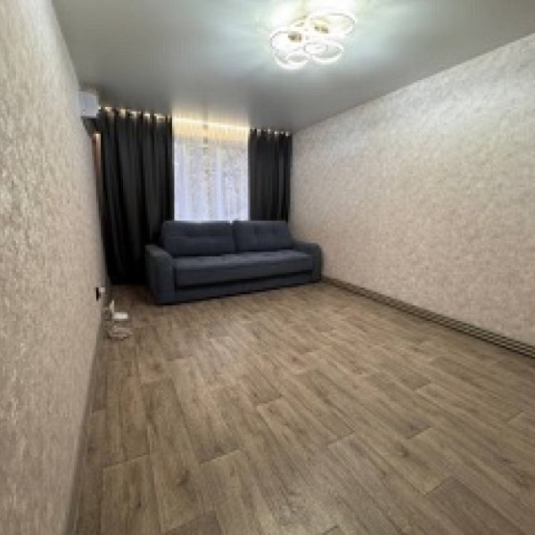 Фото Продам 2к квартиру на кв.Сазонова, 2/5эт, 56м2