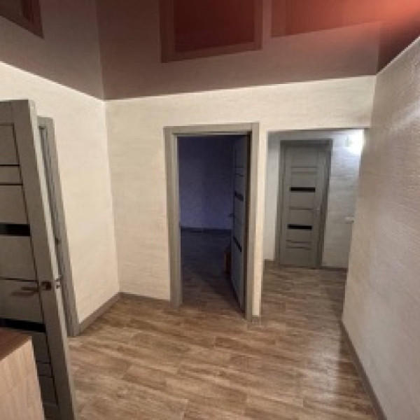 Фото Продам 2к квартиру на кв.Сазонова, 2/5эт, 56м2