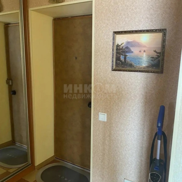 Фото Продам 1комн квартиру в г Луганск кв 50-Лет Обороны Луганска