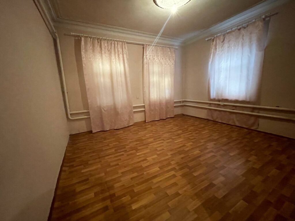 Фото №1092 Продаётся 1/2 ДОМА с мансардой ул. Успенского, р-н СШ№24.