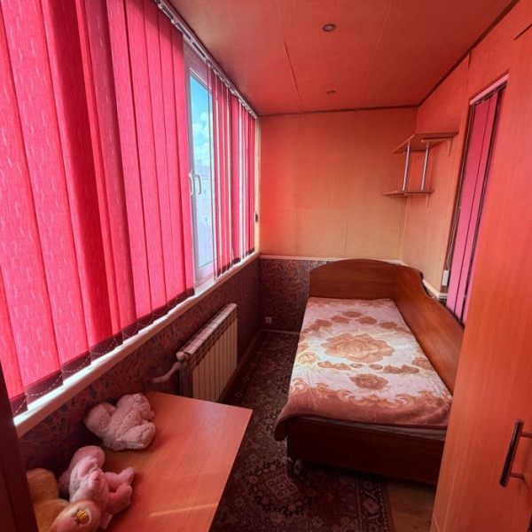 Фото Продам 3- х комн. квартиру 74 кв. м. (перепланированную в 4- комн. ), в Луганске на кв. Южный (р- н СМ Максим)