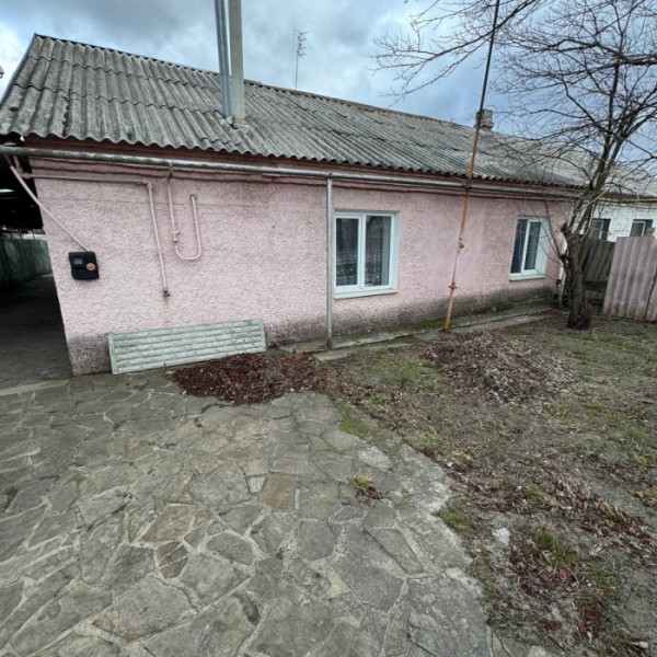 Продам дом квартирного типа, в Станице Луганской по ул. Чехова