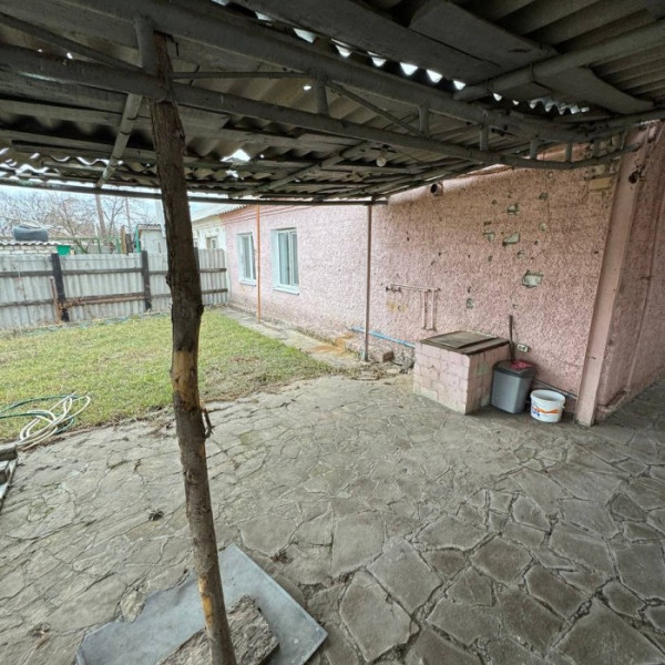 Фото Продам дом квартирного типа, в Станице Луганской по ул. Чехова