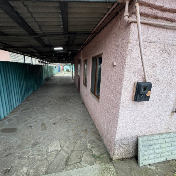 Фото Продам дом квартирного типа, в Станице Луганской по ул. Чехова