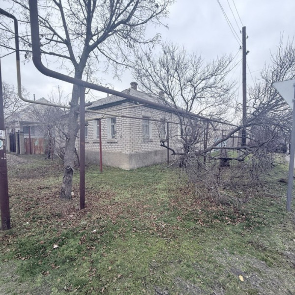 Фото Продам дом в центре Станицы Луганской, площадь 99 кв.м.