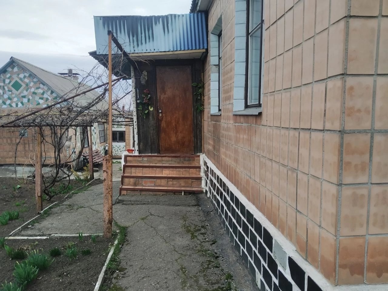 Фото Дом г. Стаханов (ул. Виноградная)