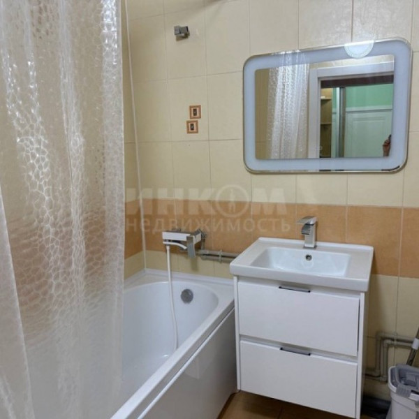 Фото Продам 2к квартиру на кв. Якира 3/9эт