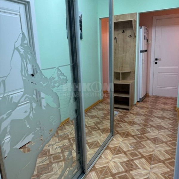 Фото Продам 2к квартиру на кв. Якира 3/9эт