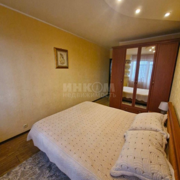 Фото Продам 3к кв. Комарова с А.О.