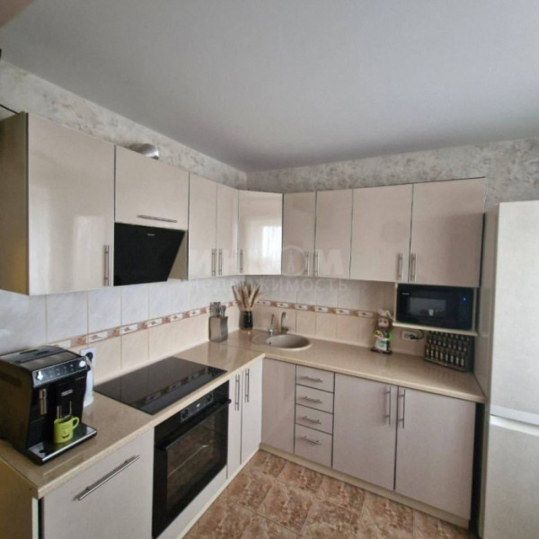 Фото Продам 3к кв. Комарова с А.О.